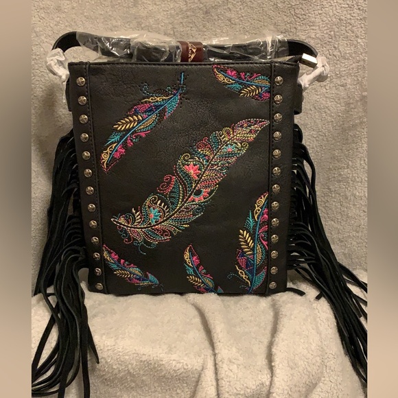 MONTANA WEST EMBROIDERED FEATHER CONCEALED CARRY CROSSBODY - Picture 1 of 2